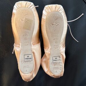 Freed Pointe Shoes G Maker